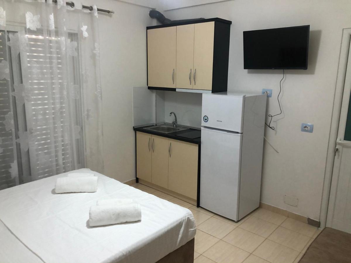 Elton Tafa Guesthouse Ксамил Экстерьер фото