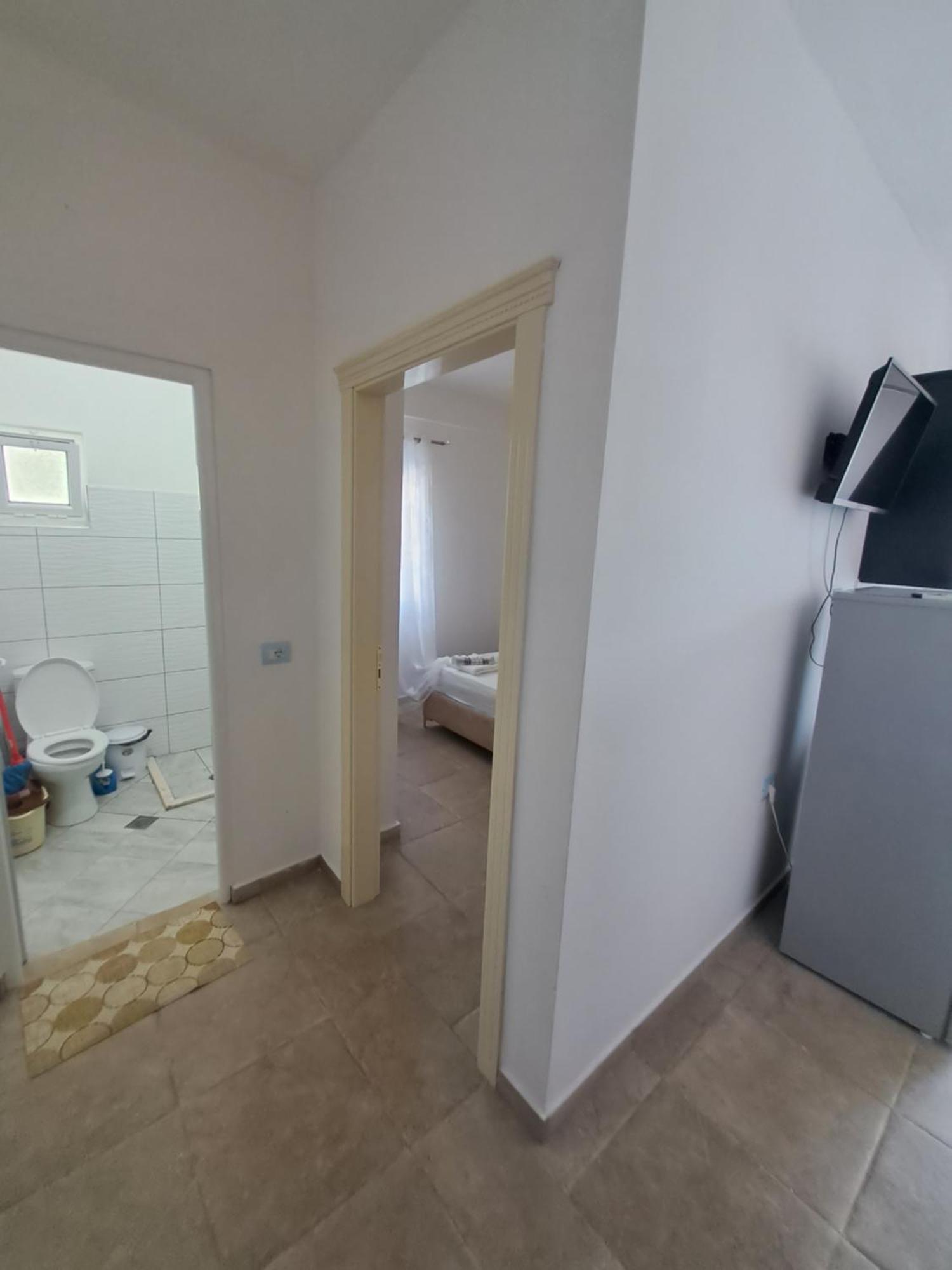 Elton Tafa Guesthouse Ксамил Экстерьер фото